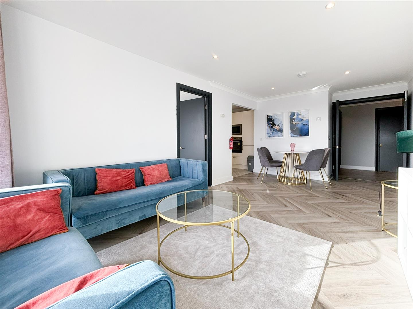 3 bed property in 1 North Bank, London